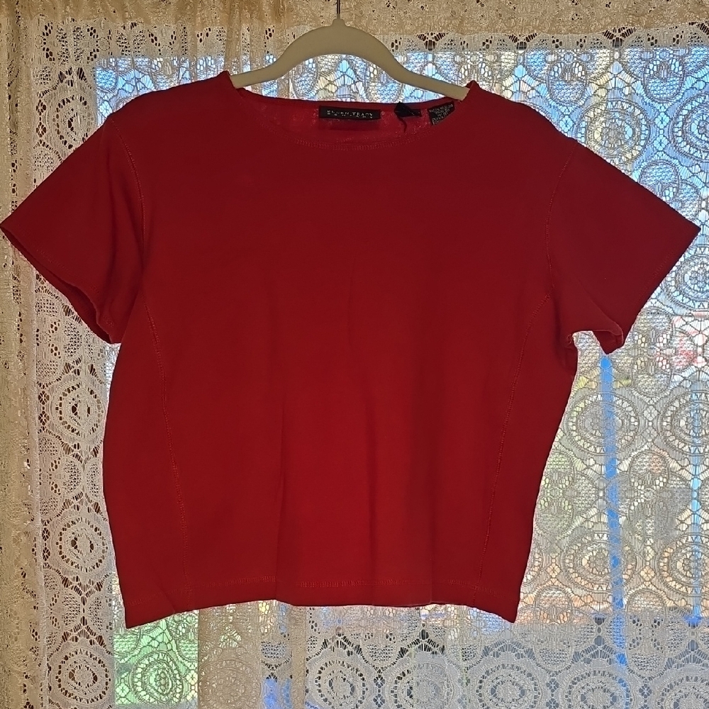 Ellen Tracy Vibrant Red Short Sleeve Tee Crop Top